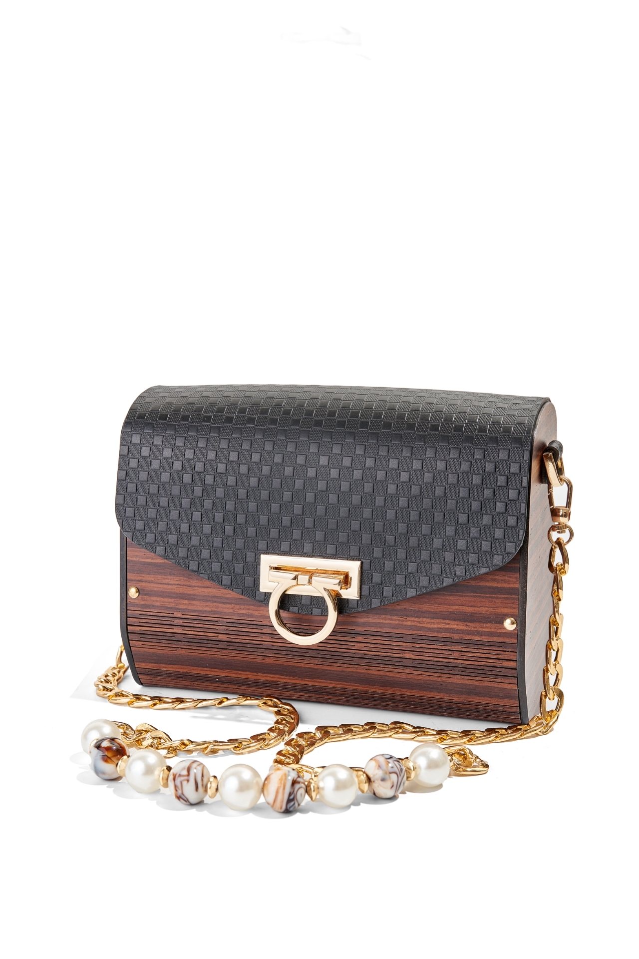 Aura Terra Black resmi