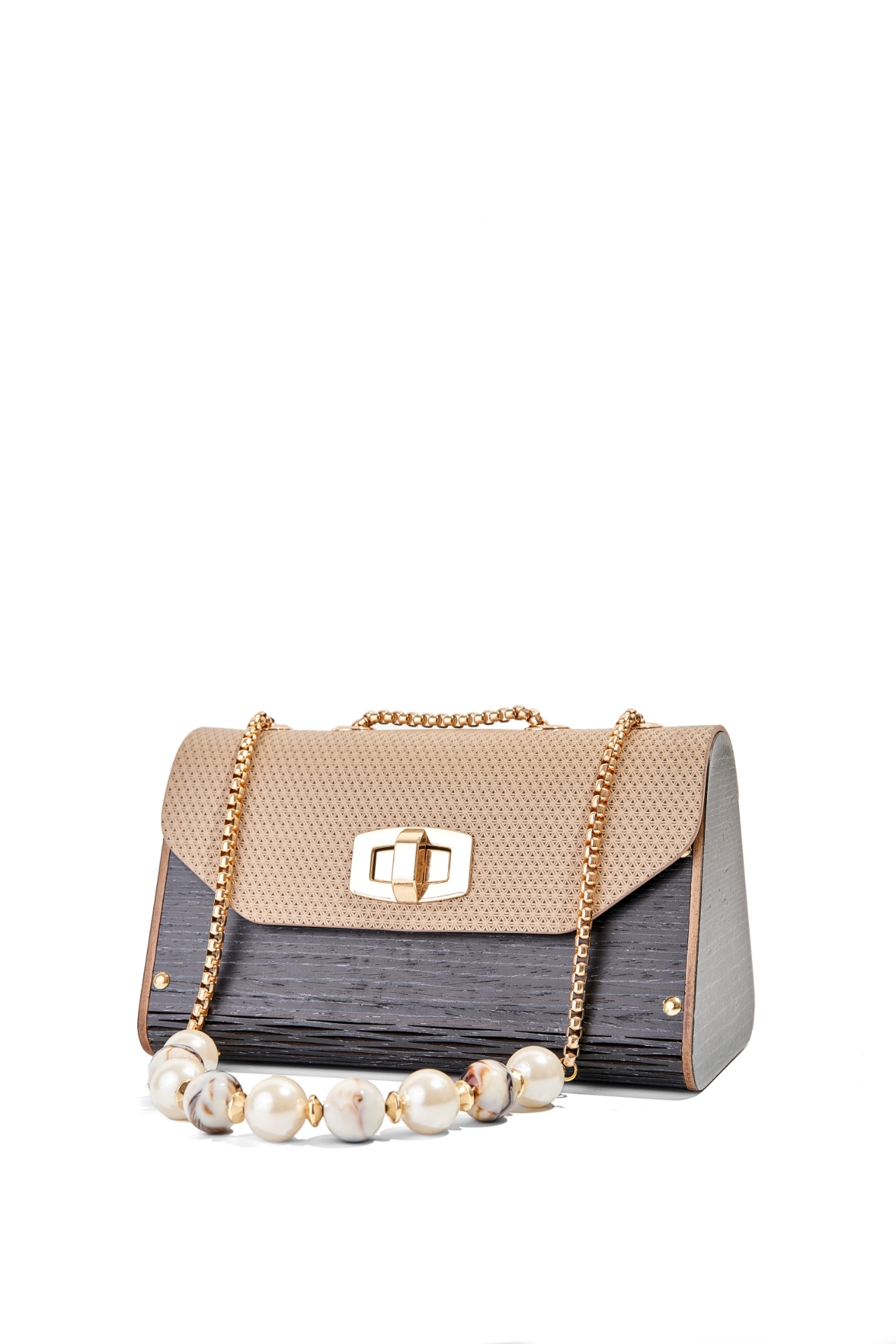 Livia Noir Beiege resmi