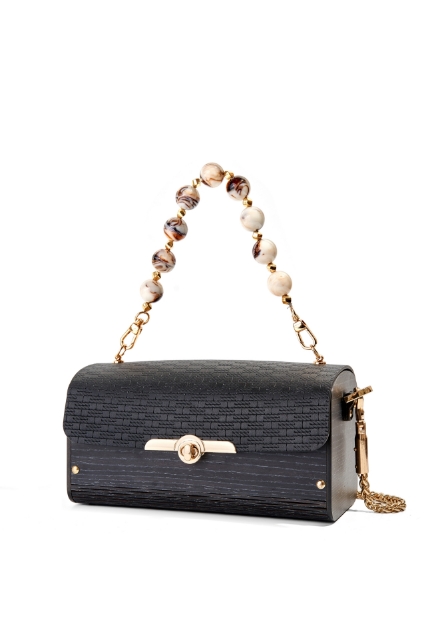 Myra Noir Black resmi