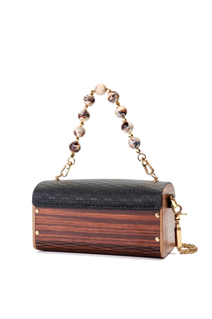 Myra Terra Black resmi