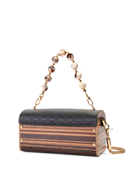 Myra Rosso Black resmi