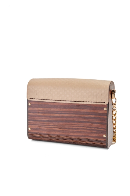 Aura Terra Beiege resmi