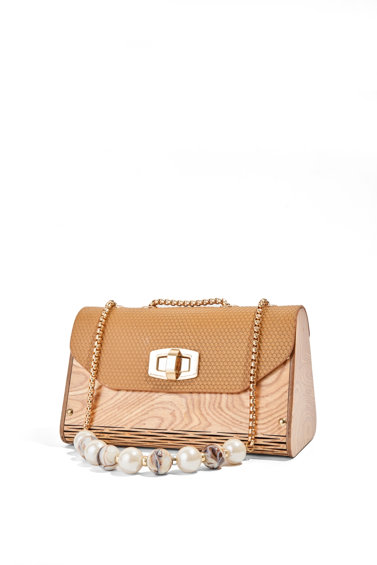 Livia Charming Taba resmi