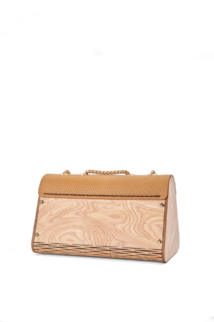 Livia Charming Taba resmi