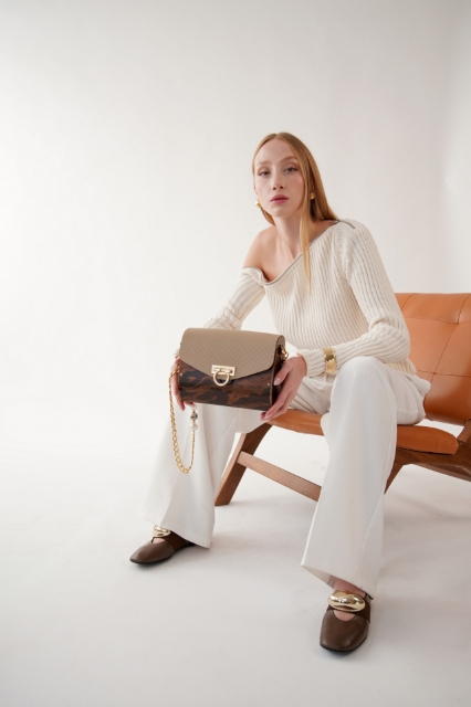 Aura Terra Beiege resmi