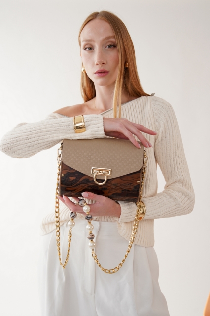 Aura Noir Beiege resmi